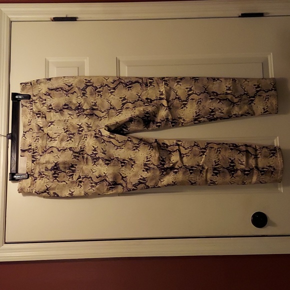 Women's Chico's pants - Picture 3 of 8